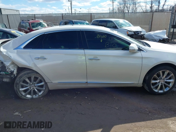 2014 Cadillac XTS Premium with VIN 2G61P5S38E9124277, listed as a IAAI auction lot 41744734 with 136,223 mi miles. Bid and sale history available at carsss.com. Image 13.