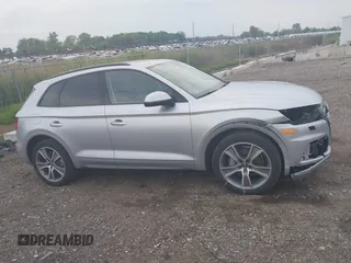 2019 Audi Q5 Premium Plus z VIN WA1BNAFY4K2073225, wystawiony jako IAAI lot #42458236 z przebiegiem 104 706 mil mil oraz . Historia ofert i sprzedaży dostępna na DreamBid. Obrazek 13.