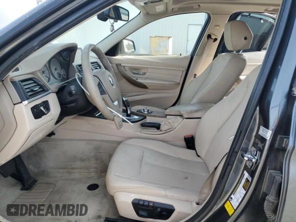 2012 BMW 3 Series 328i с VIN WBA3A5C5XCFJ88765, выставлен на аукционе Copart как лот 53954325 с пробегом 121 610 миль миль и Списание • Salvage title. История ставок и продаж доступна на DreamBid. Изображение 7.