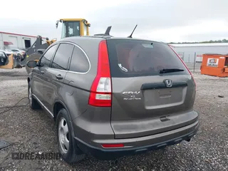 2010 Honda CR-V LX z VIN 5J6RE3H38AL000217, wystawiony jako IAAI lot #42051176 z przebiegiem 221 590 mil mil oraz . Historia ofert i sprzedaży dostępna na DreamBid. Obrazek 3.