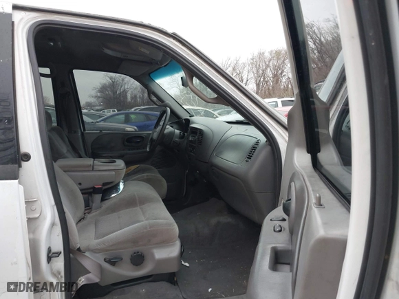 2001 Ford F-150 SuperCrew XLT with VIN 1FTRW07L61KB49220, listed as a IAAI auction lot 41826223 with 281,547 mi miles. Bid and sale history available at carsss.com. Image 5.