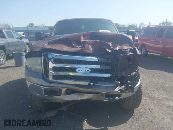 2006 Ford F-250 XL z VIN 1FTSW21P56EB45285, wystawiony jako IAAI lot #41897760 z przebiegiem 260 044 mil mil oraz . Historia ofert i sprzedaży dostępna na DreamBid. Obrazek 12.