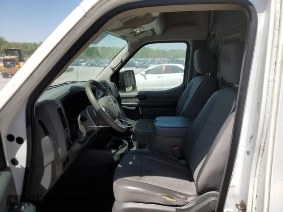 2018 Nissan NV Cargo S z VIN 1N6BF0LY1JN803877, wystawiony jako Copart lot #53290635 z przebiegiem 90 670 mil mil oraz Szkody całkowita. Historia ofert i sprzedaży dostępna na DreamBid. Obrazek 7.