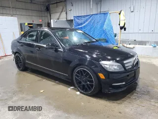 2011 Mercedes-Benz C 300 Sport z VIN WDDGF8BB5BR140804, wystawiony jako Copart lot #55286805 z przebiegiem 137 640 mil mil oraz Szkoda całkowita • Salvage title. Historia ofert i sprzedaży dostępna na DreamBid. Obrazek 4.