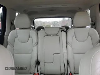 2017 Volvo XC90 Momentum z VIN YV4A22PK2H1105658, wystawiony jako Copart lot #52855065 z przebiegiem 114 938 mil mil oraz Szkody całkowita. Historia ofert i sprzedaży dostępna na DreamBid. Obrazek 10.