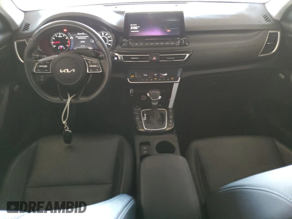 2023 Kia Seltos SX with VIN KNDETCA21P7356246, listed as a Copart auction lot 61078205 with 75,612 mi miles and Salvage title. Bid and sale history available at DreamBid. Image 8.
