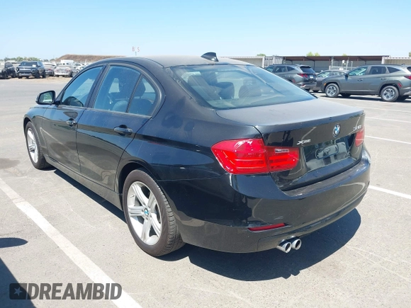2015 BMW 3 Series 328i xDrive с VIN WBA3B5C55FF961143, выставлен на аукционе IAAI как лот 42561041 с пробегом 61 624 миль миль и . История ставок и продаж доступна на DreamBid. Изображение 3.