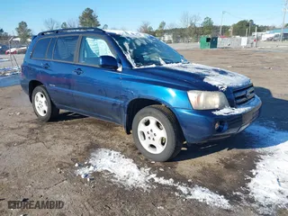 2006 Toyota Highlander w/3rd Row with VIN JTEEP21A060180251, listed as a IAAI auction lot 41589538 with 204,125 mi miles. Bid and sale history available at carsss.com. Image 1.