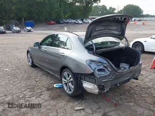 2018 Mercedes-Benz C 300 with VIN 55SWF4JB2JU248297, listed as a IAAI auction lot 42419602 with 88,047 mi miles and . Bid and sale history available at DreamBid. Image 3.