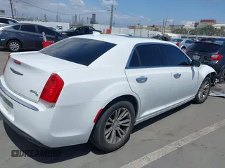 2016 Chrysler 300 C z VIN 2C3CCAEG3GH212241, wystawiony jako IAAI lot #42131477 z przebiegiem 179 973 mil mil oraz . Historia ofert i sprzedaży dostępna na DreamBid. Obrazek 4.