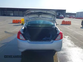 2017 Nissan Versa SV z VIN 3N1CN7AP3HK427702, wystawiony jako IAAI lot #41741711 z przebiegiem 146 889 mil mil oraz . Historia ofert i sprzedaży dostępna na DreamBid. Obrazek 16.