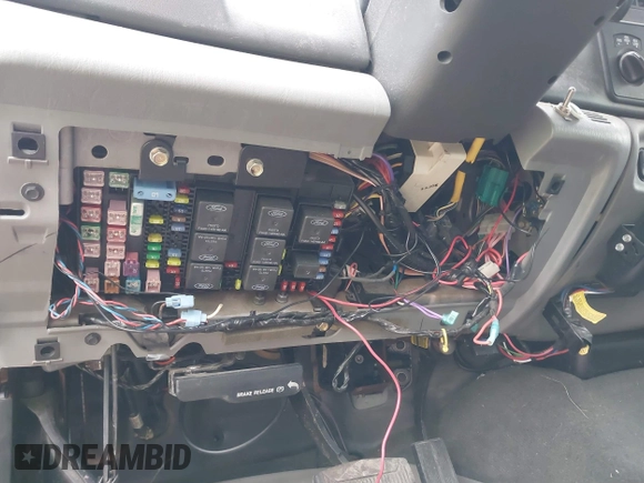 2004 Ford F-350 XL с VIN 1FTSW31P14EC45158, выставлен на аукционе IAAI как лот 41489962 с пробегом Не указан миль и . История ставок и продаж доступна на DreamBid. Изображение 6.