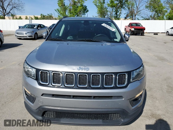 2018 Jeep Compass Latitude with VIN 3C4NJDBB9JT315652, listed as a Copart auction lot 52632425 with 86,118 mi miles and Clean title. Bid and sale history available at DreamBid. Image 5.