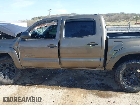2015 Toyota Tacoma with VIN 5TFLU4ENXFX139145, listed as a IAAI auction lot 41822079 with 146,842 mi miles. Bid and sale history available at carsss.com. Image 14.