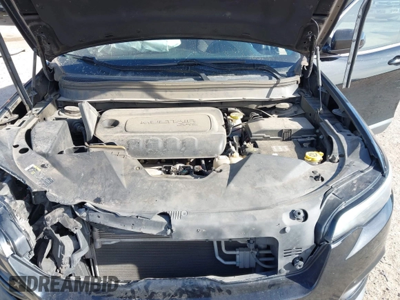 2019 Jeep Cherokee Latitude with VIN 1C4PJLCB7KD331955, listed as a IAAI auction lot 41813248 with 96,212 mi miles. Bid and sale history available at carsss.com. Image 10.