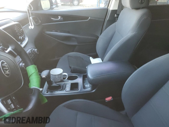 2019 Kia Sorento L z VIN 5XYPG4A35KG478504, wystawiony jako Copart lot #81063734 z przebiegiem Nie podano mil oraz Nie do naprawy • Non repairable. Historia ofert i sprzedaży dostępna na DreamBid. Obrazek 9.