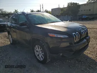 2018 Jeep Cherokee Latitude Tech Connect with VIN 1C4PJMCB9JD541087, listed as a Copart auction lot 86694734 with 124,072 mi miles and Non Repairable. Bid and sale history available at carsss.com. Image 4.