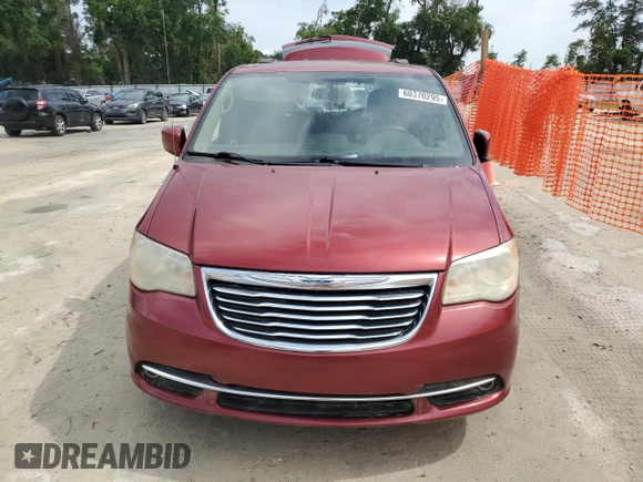 2014 Chrysler Town & Country Touring with VIN 2C4RC1BG2ER246902, listed as a Copart auction lot 60370295 with 156,270 mi miles and Clean title. Bid and sale history available at DreamBid. Image 5.