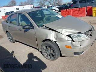 2007 Ford Focus S with VIN 1FAFP34N47W298854, listed as a IAAI auction lot 41814627 with 126,781 mi miles. Bid and sale history available at carsss.com. Image 1.