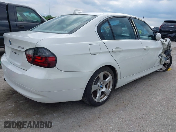 2006 BMW 3 Series 330i z VIN WBAVB33586PS06978, wystawiony jako IAAI lot #42263598 z przebiegiem Nie podano mil oraz . Historia ofert i sprzedaży dostępna na DreamBid. Obrazek 4.