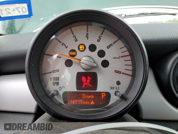 2011 MINI Hardtop с VIN WMWSU3C52BT093673, выставлен на аукционе Copart как лот 59992375 с пробегом 114 919 миль миль и Списание • Salvage title. История ставок и продаж доступна на DreamBid. Изображение 9.