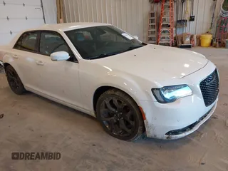 2021 Chrysler 300 S с VIN 2C3CCABG6MH545856, выставлен на аукционе IAAI как лот 42216314 с пробегом 91 692 миль миль и . История ставок и продаж доступна на DreamBid. Изображение 1.