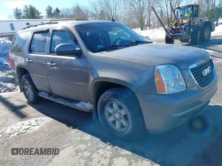 2013 GMC Yukon SLE with VIN 1GKS2AE03DR354179, listed as a IAAI auction lot 41612114 with 150,851 mi miles. Bid and sale history available at carsss.com. Image 1.