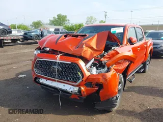 2018 Toyota Tacoma SR with VIN 3TMCZ5AN2JM131276, listed as a IAAI auction lot 42160819 with 46,044 mi miles and . Bid and sale history available at carsss.com. Image 6.