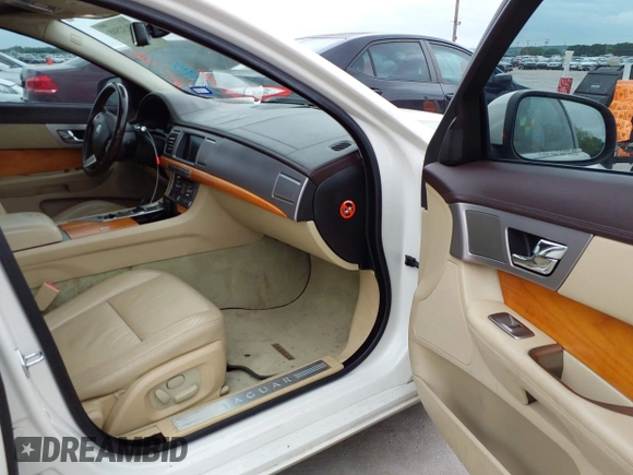 2009 Jaguar XF Luxury with VIN SAJWA05B69HR26484, listed as a IAAI auction lot 42132588 with 153,327 mi miles and . Bid and sale history available at DreamBid. Image 5.