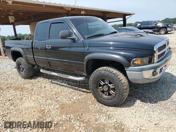 2001 Dodge 1500 z VIN 3B7HC13Z51M568382, wystawiony jako Copart lot #60704135 z przebiegiem 111 750 mil mil oraz Czysty tytuł • Clean title. Historia ofert i sprzedaży dostępna na DreamBid. Obrazek 4.
