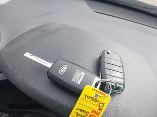 2014 Kia Soul with VIN KNDJN2A28E7700722, listed as a IAAI auction lot 41710340 with 106,234 mi miles. Bid and sale history available at carsss.com. Image 11.