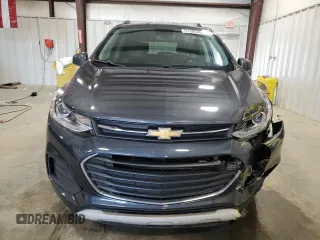 2022 Chevrolet Trax LT z VIN KL7CJLSM3NB530483, wystawiony jako Copart lot #51300365 z przebiegiem 60 386 mil mil oraz Szkoda całkowita • Salvage title. Historia ofert i sprzedaży dostępna na DreamBid. Obrazek 5.