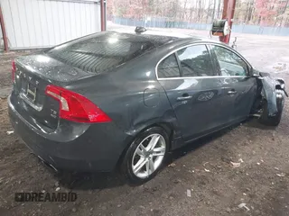 2015 Volvo S60 T5 Platinum with VIN YV1612TM1F1348534, listed as a IAAI auction lot 40961620 with 135,090 mi miles. Bid and sale history available at carsss.com. Image 4.
