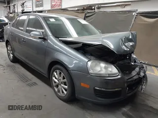 2010 Volkswagen Jetta SE z VIN 3VWRZ7AJ1AM140177, wystawiony jako IAAI lot #42249337 z przebiegiem 162 386 mil mil oraz . Historia ofert i sprzedaży dostępna na DreamBid. Obrazek 1.