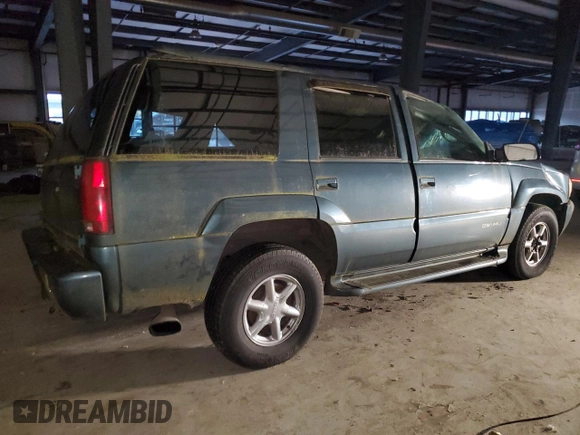 1999 GMC Denali z VIN 1GKEK13R5XR918465, wystawiony jako Copart lot #83269184 z przebiegiem Nie podano mil oraz Nie do naprawy. Historia ofert i sprzedaży dostępna na DreamBid. Obrazek 3.