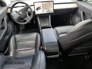 2019 Tesla Model 3 Mid Range z VIN 5YJ3E1EA2KF417212, wystawiony jako Copart lot #50968615 z przebiegiem 104 807 mil mil oraz Szkody całkowita. Historia ofert i sprzedaży dostępna na DreamBid. Obrazek 8.