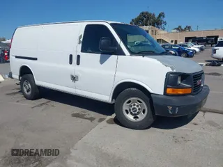 2007 GMC Savana Cargo with VIN 1GTGG25V471229750, listed as a IAAI auction lot 41851956 with 277,390 mi miles. Bid and sale history available at carsss.com. Image 1.