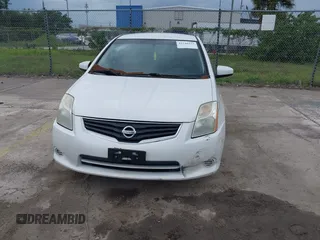 2012 Nissan Sentra 2.0 z VIN 3N1AB6AP9CL785819, wystawiony jako IAAI lot #42248537 z przebiegiem 185 392 mil mil oraz . Historia ofert i sprzedaży dostępna na DreamBid. Obrazek 6.