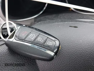 2017 Hyundai Santa Fe Ultimate z VIN 5XYZW4LA9HG416653, wystawiony jako IAAI lot #42350652 z przebiegiem 122 000 mil mil oraz . Historia ofert i sprzedaży dostępna na DreamBid. Obrazek 11.