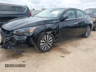 2025 Nissan Altima SV with VIN 1N4BL4DW1SN348584, listed as a IAAI auction lot 42153182 with 9,047 mi miles and . Bid and sale history available at DreamBid. Image 2.
