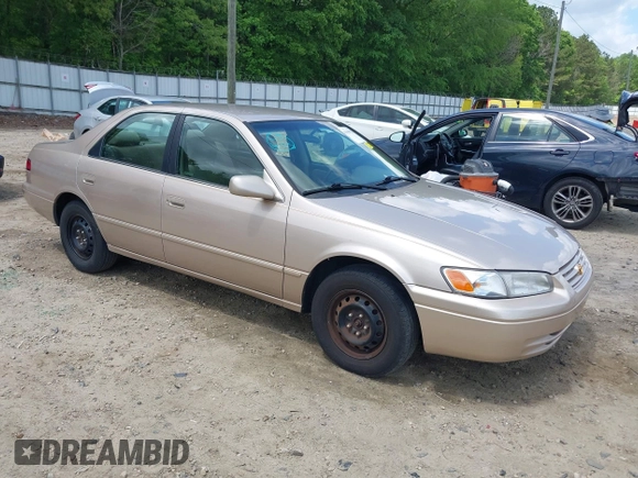 1997 Toyota Camry LE z VIN 4T1BG22K7VU818805, wystawiony jako IAAI lot #42105925 z przebiegiem 140 960 mil mil oraz . Historia ofert i sprzedaży dostępna na DreamBid. Obrazek 1.