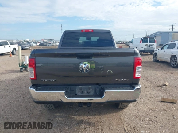 2024 Ram 2500 Big Horn with VIN 3C6UR5DL9RG233089, listed as a IAAI auction lot 42646152 with 39,640 mi miles and . Bid and sale history available at DreamBid. Image 16.