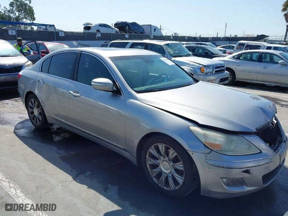 2009 Hyundai Genesis with VIN KMHGC46E79U026998, listed as a IAAI auction lot 41947060 with 217,536 mi miles. Bid and sale history available at carsss.com. Image 1.