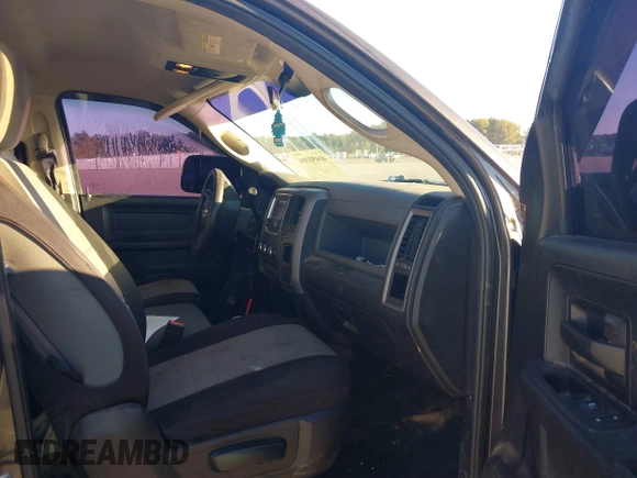 2018 Ram 2500 Tradesman with VIN 3C6UR5CL3JG209571, listed as a IAAI auction lot 40450384 with 180,084 mi miles and . Bid and sale history available at DreamBid. Image 5.