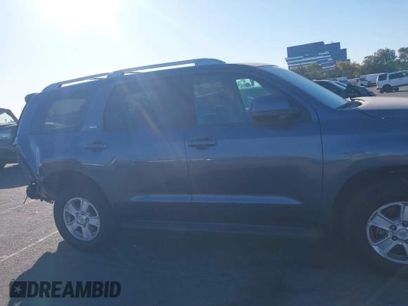 2018 Toyota Sequoia SR5 with VIN 5TDZY5G11JS071489, listed as a IAAI auction lot 41350026 with 47,570 mi miles. Bid and sale history available at carsss.com. Image 13.