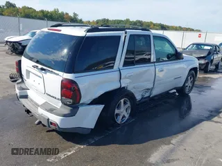 2004 Chevrolet TrailBlazer LS with VIN 1GNDT13S842389970, listed as a IAAI auction lot 40377507 with 178,488 mi miles and . Bid and sale history available at DreamBid. Image 4.