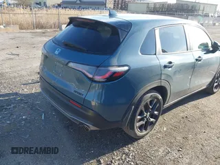 2024 Honda HR-V Sport z VIN 3CZRZ2H59RM757654, wystawiony jako IAAI lot #41992927 z przebiegiem 20 486 mil mil oraz . Historia ofert i sprzedaży dostępna na DreamBid. Obrazek 4.
