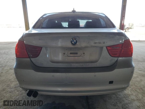 2011 BMW 3 Series 328i z VIN WBAPH7G52BNN07664, wystawiony jako Copart lot #53957575 z przebiegiem 118 371 mil mil oraz Szkoda całkowita • Salvage title. Historia ofert i sprzedaży dostępna na DreamBid. Obrazek 6.