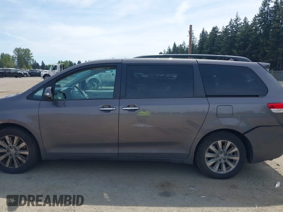 2013 Toyota Sienna XLE with VIN 5TDDK3DC0DS053480, listed as a IAAI auction lot 42207803 with Not Provided miles and . Bid and sale history available at DreamBid. Image 15.