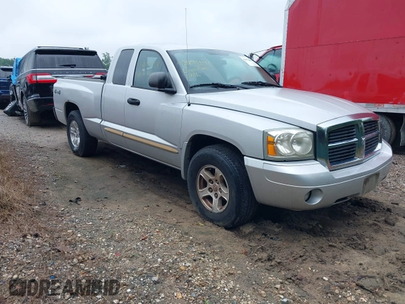 2005 Dodge Dakota SLT с VIN 1D7HW42N85S163868, выставлен на аукционе IAAI как лот 42474804 с пробегом 92 299 миль миль и . История ставок и продаж доступна на DreamBid. Изображение 1.
